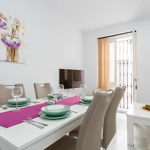 https://casa-tanguillos-de-cadiz.hotelsincadiz.net